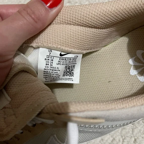 Nike Women's Air Max - Picture 5 of 6